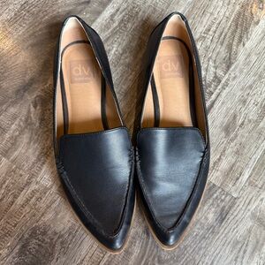 DV by Dolce Vita Black Pointed Toe Leather Flats